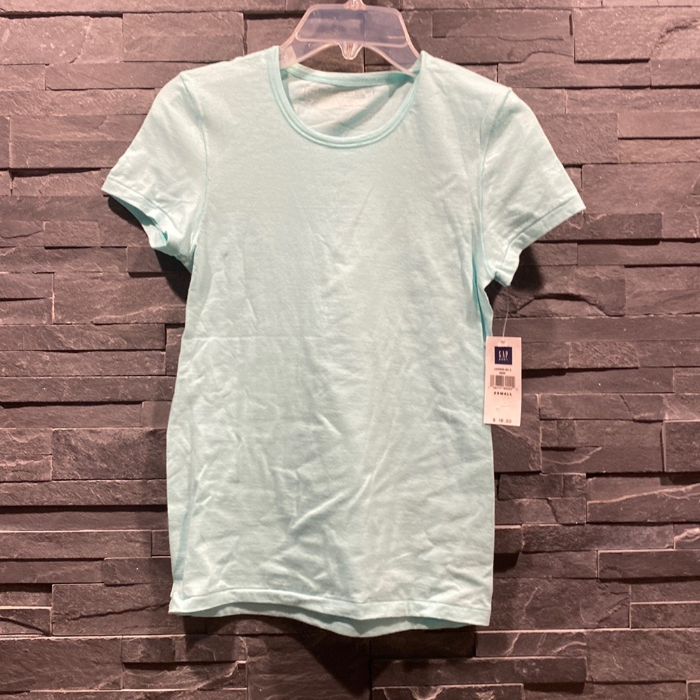 Gap T Shirt